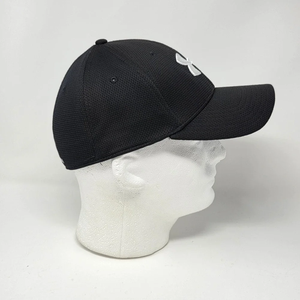 Under Armour Blitzing Low Hat Cap Black White Logo Men's Size Md/Lg‎ Stretch Fit